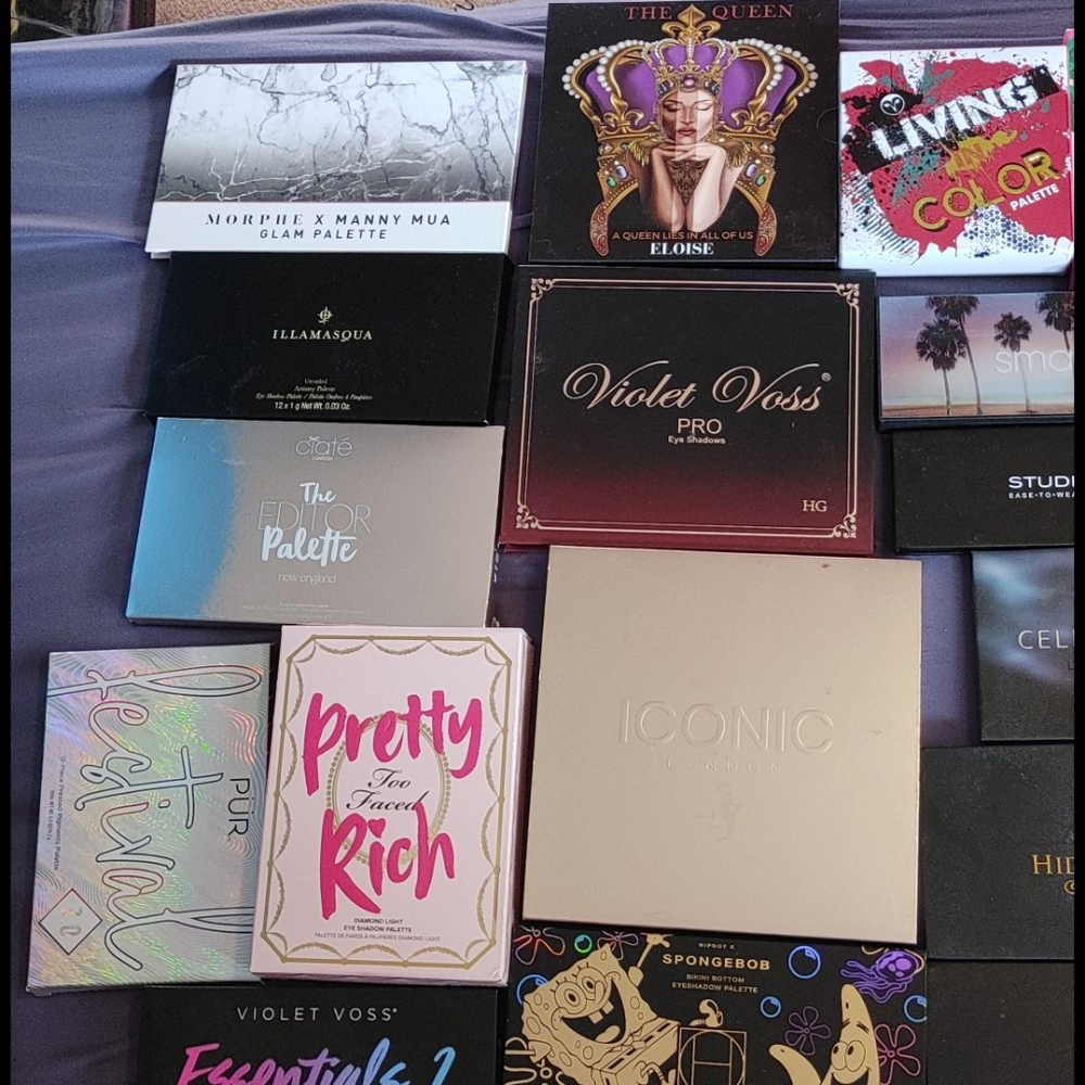 High end eye shadow pallets